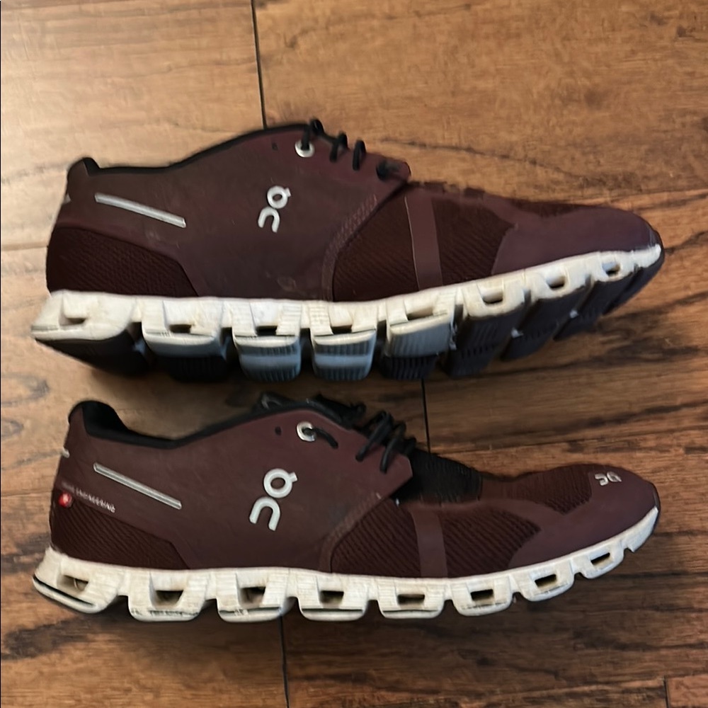 Men’s On Running Maroon and White Athletic Shoes with Cloud Cushioning